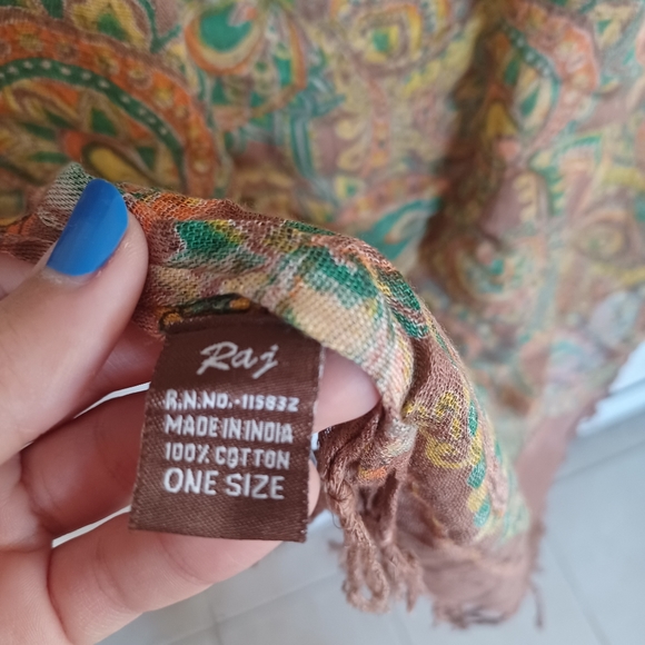 ⚡️SALE⚡️Brown and Yellow Paisley Patterned Scarf - Picture 5 of 9